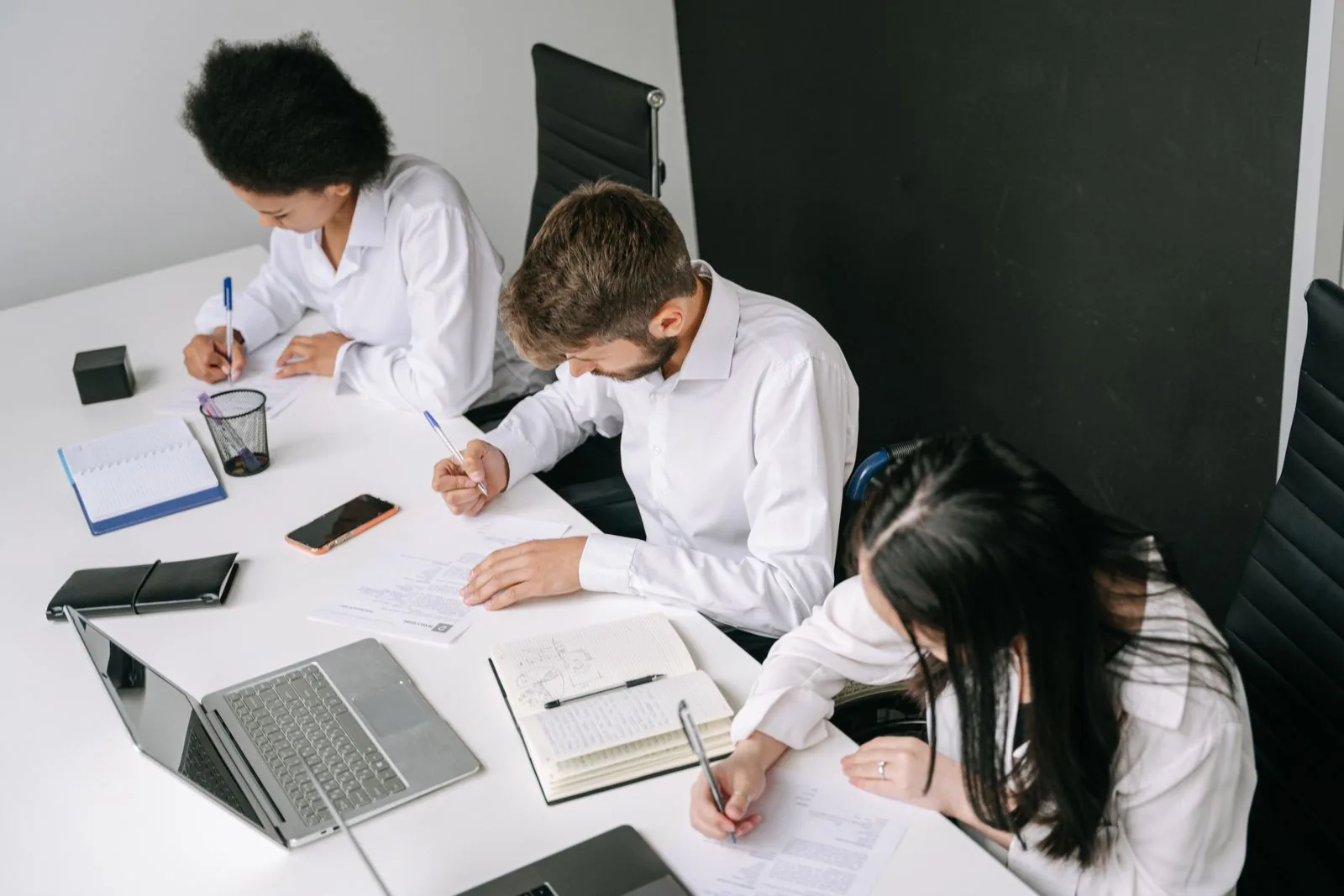 AI-assisted Oracle Fusion finance automation